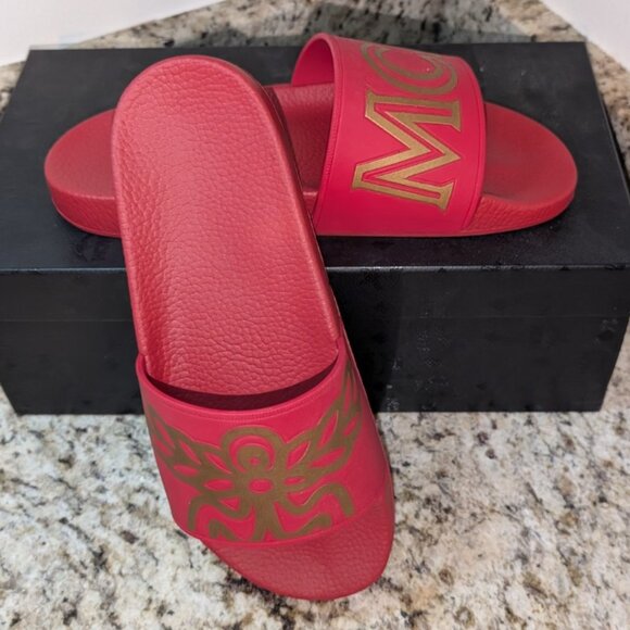 MCM Men’s Large Logo Slides Ruby Red Gold Size 42 EU / 9 US With Box & Dust Bag - Picture 3 of 13